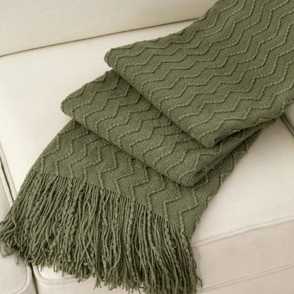 Luxury Wavy Knit Throw Blanket with Tassels - Soft Textured Boho Sofa Cover & Bed Runner (Brown, Green, Black)